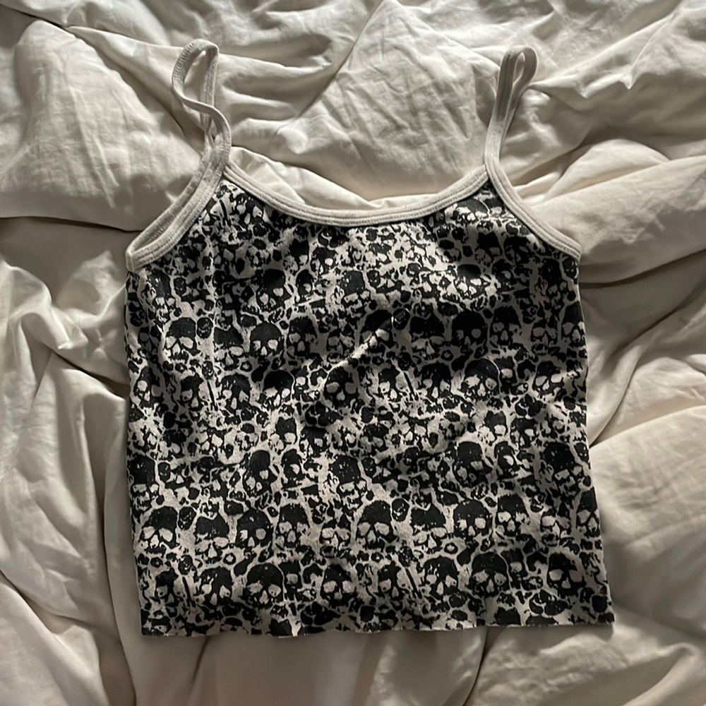 Brandy Melville skull tank